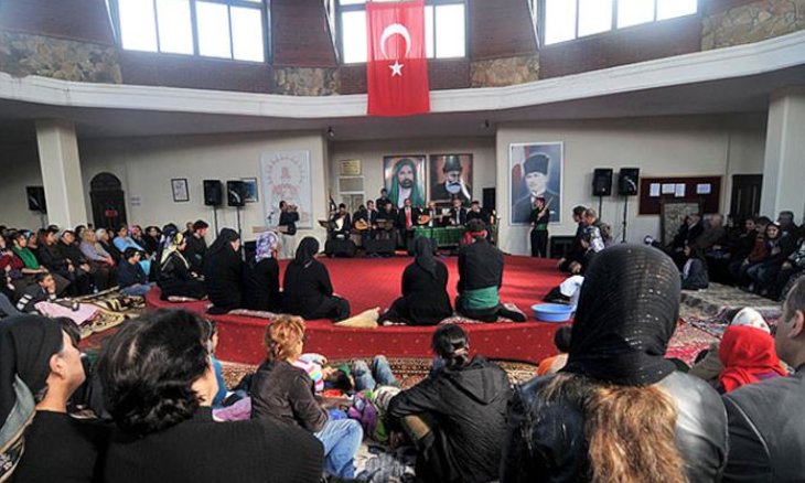 İzmir Municipality - Duvar English
